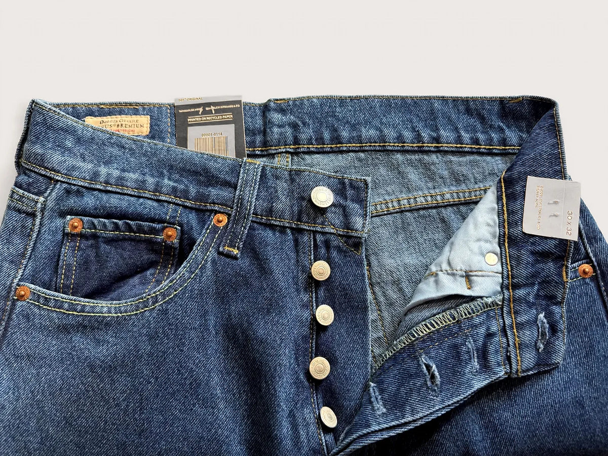Levi's 501 Original Blue – Open button fly detail