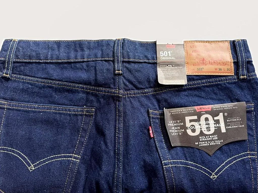 Levi's 501 Original Dark Blue – Back pocket, tags and leather patch