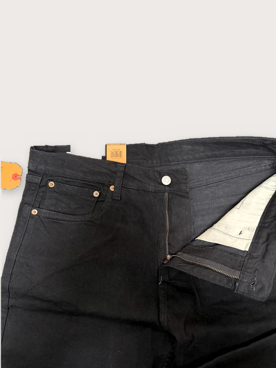 Levi's 511 Slim Black – Front with zip fly and rivets